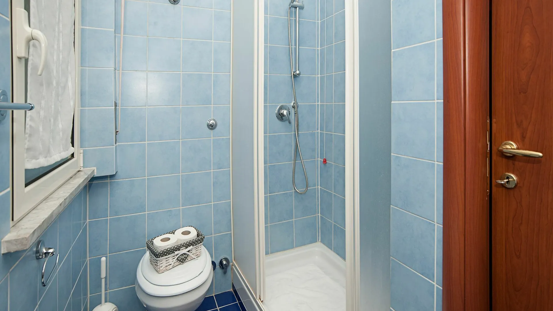 *** Guest house Magicfiverooms Rome Italy