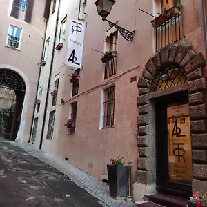 Relais Palazzo Taverna בית הארחה