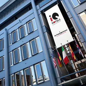 Iq Hotel